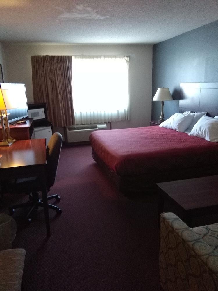 Travelodge By Wyndham Merrill Extérieur photo