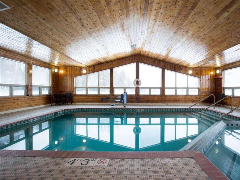 Travelodge By Wyndham Merrill Extérieur photo