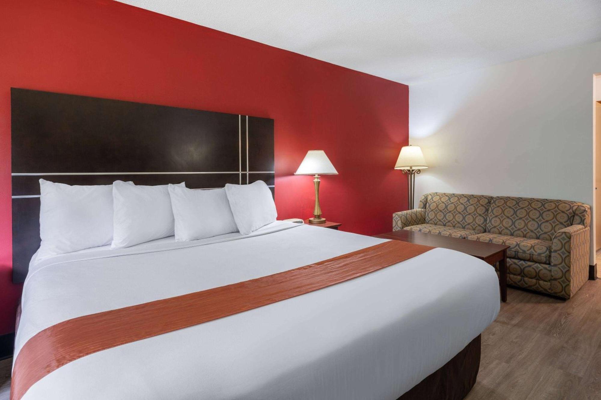 Travelodge By Wyndham Merrill Extérieur photo
