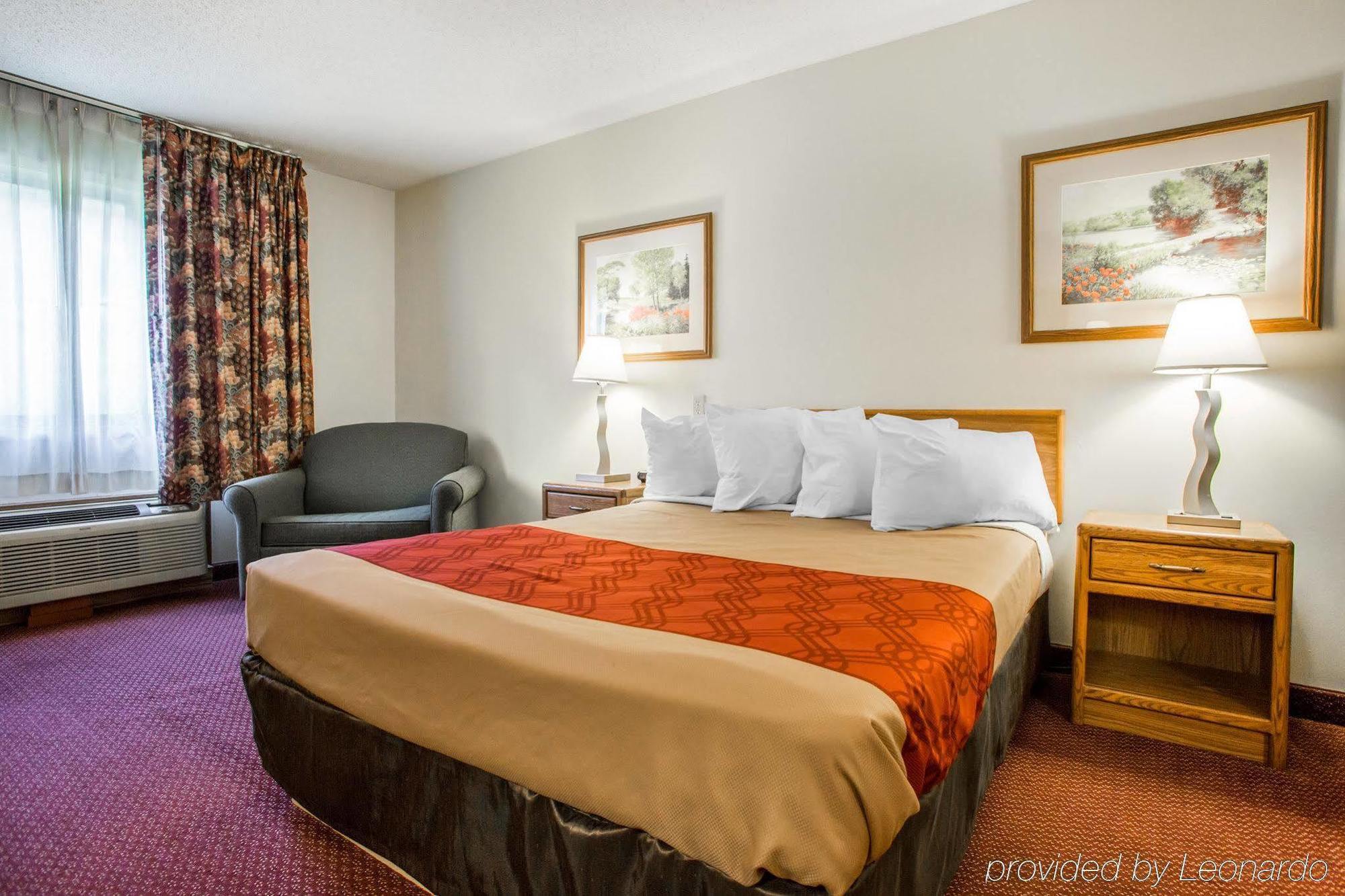 Travelodge By Wyndham Merrill Extérieur photo