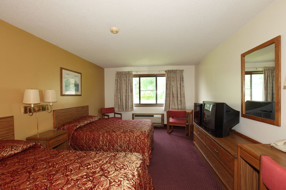 Travelodge By Wyndham Merrill Extérieur photo