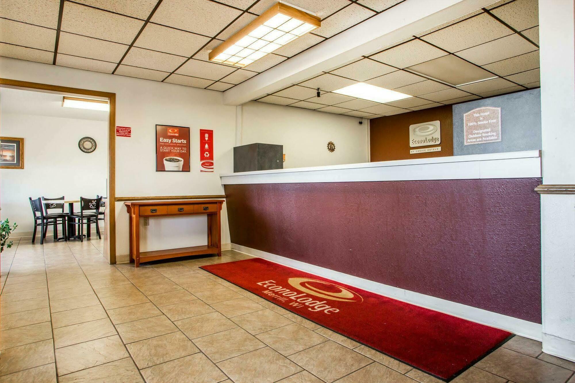 Travelodge By Wyndham Merrill Extérieur photo